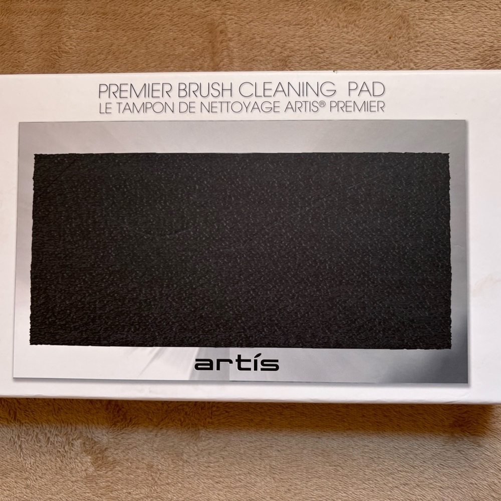 Artis Premier Brush Cleaning Pad